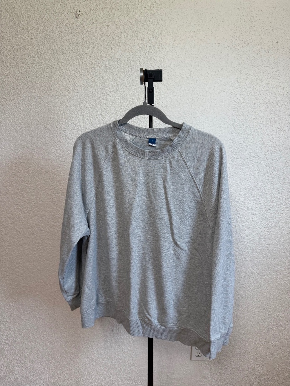 Old navy gray raglan sweatshirt